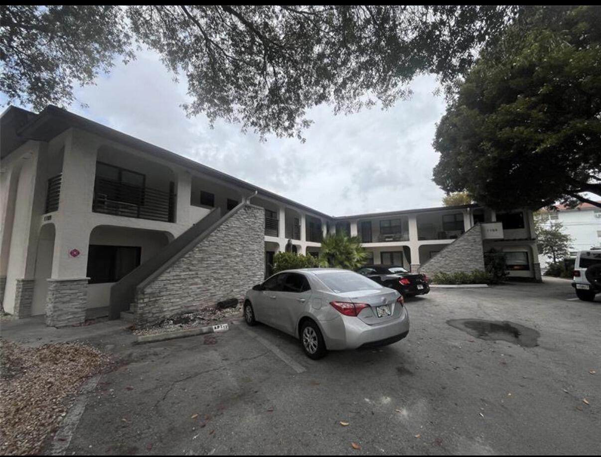 1109 Broward Boulevard - Photo 1