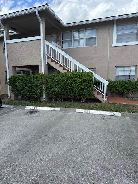 1004 Twin Lakes Drive - Photo 1