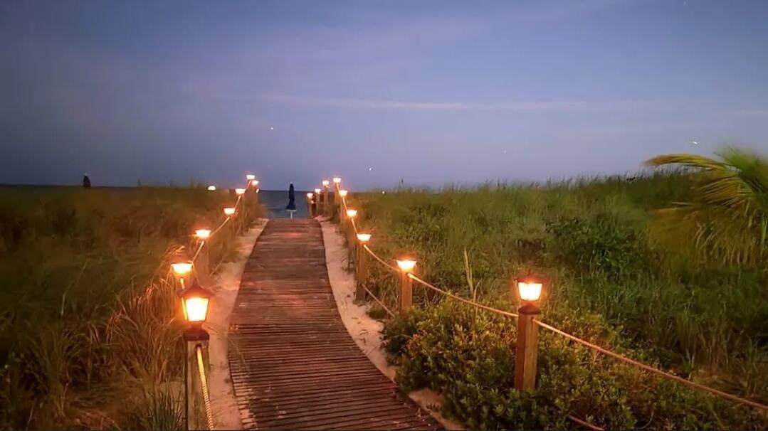 https://bt-photos.global.ssl.fastly.net/beaches/orig_boomver_1_B26061382-2.jpg