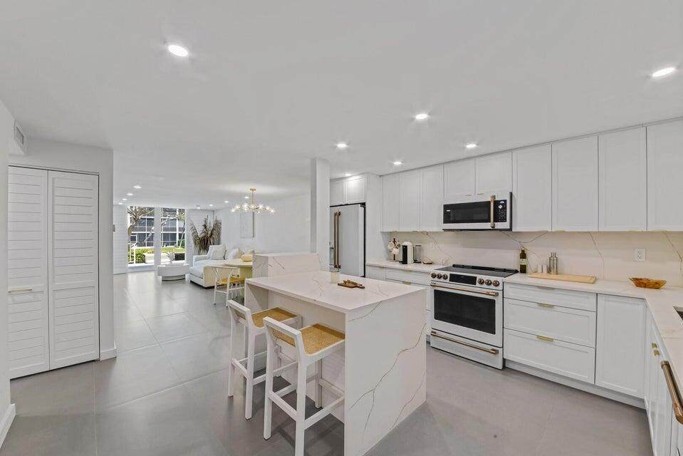 765 Jeffery Street - Photo 1