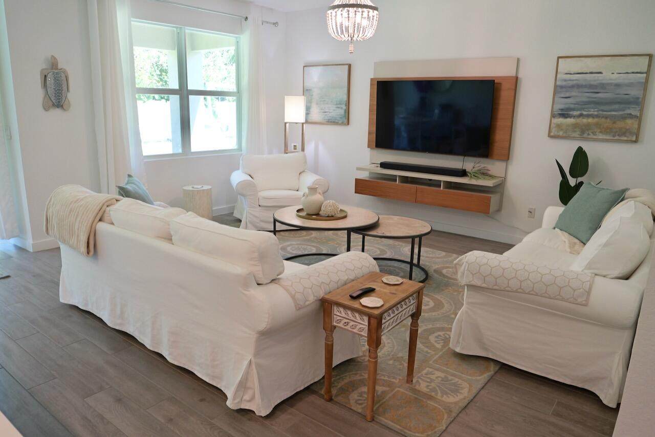 https://bt-photos.global.ssl.fastly.net/beaches/orig_boomver_1_B26063192-2.jpg
