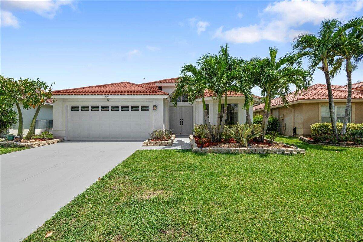 1820 Club Drive - Photo 1