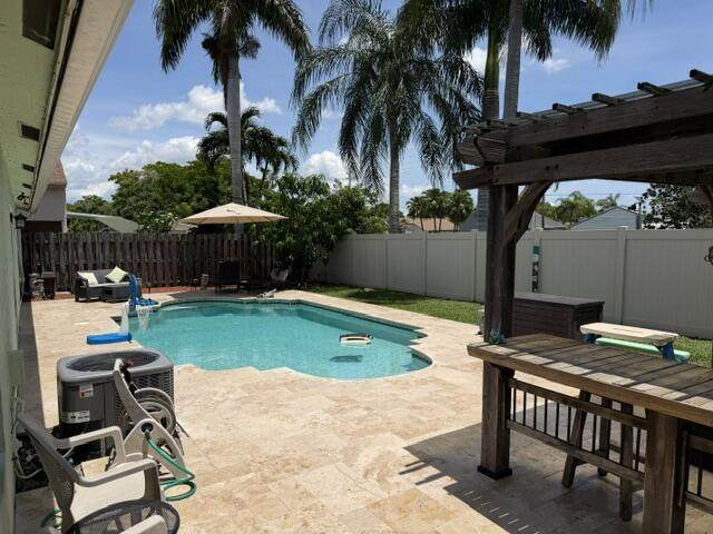 https://bt-photos.global.ssl.fastly.net/beaches/orig_boomver_1_B26067417-2.jpg