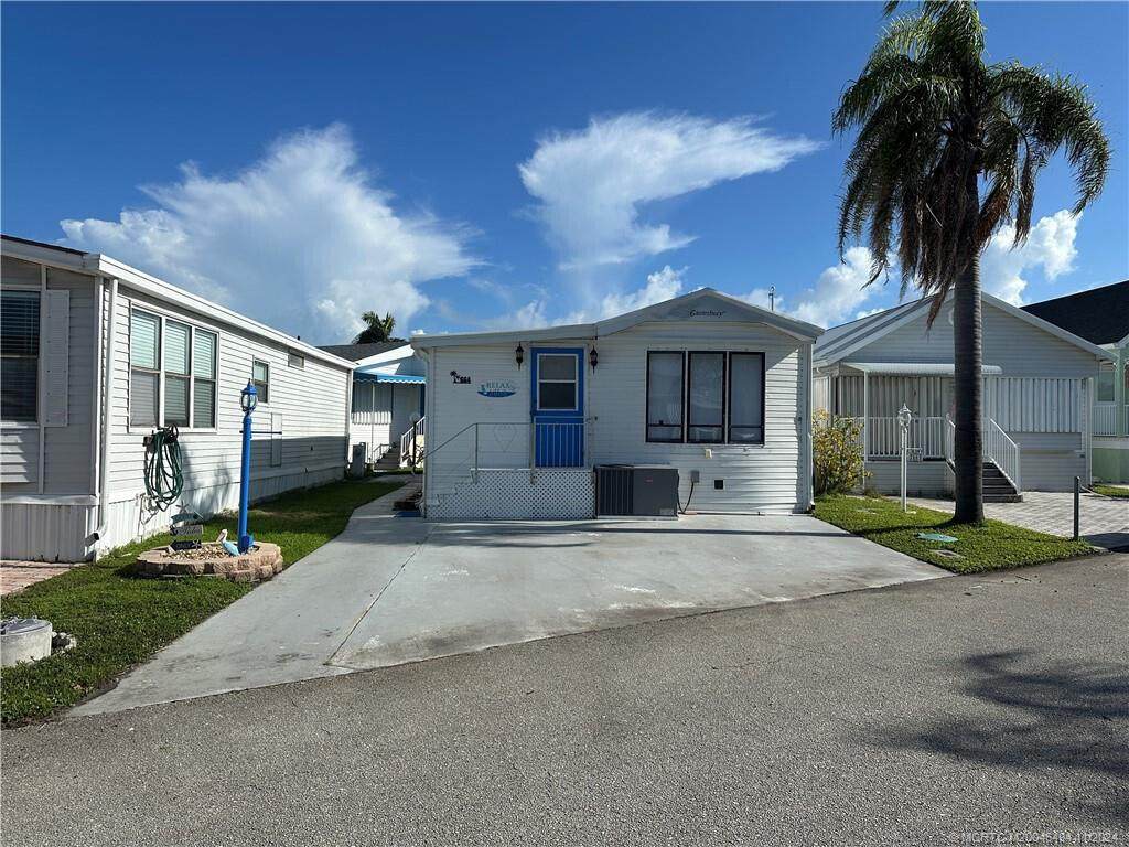 664 Nettles Boulevard - Photo 1