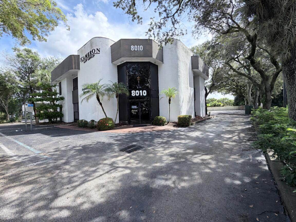 8010 University Drive - Photo 1