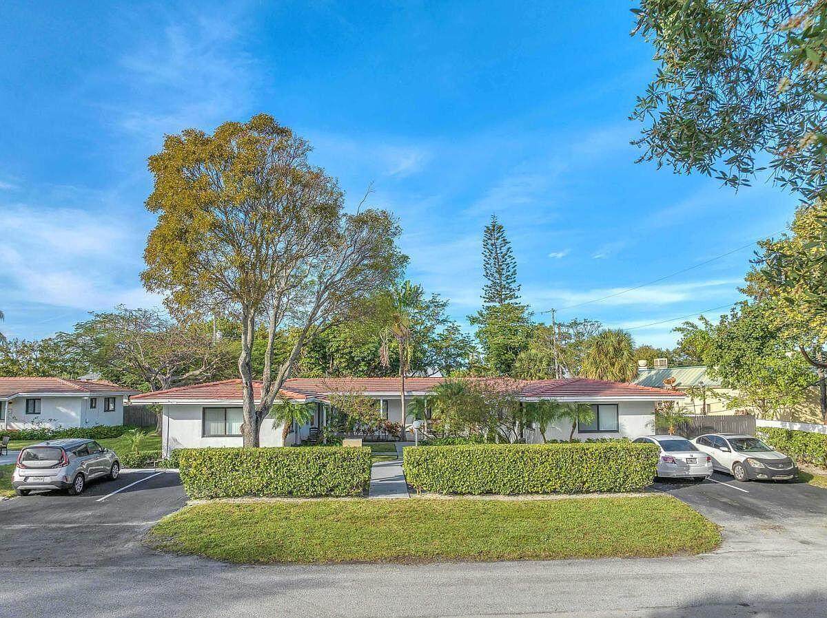 541 43RD Street - Photo 1