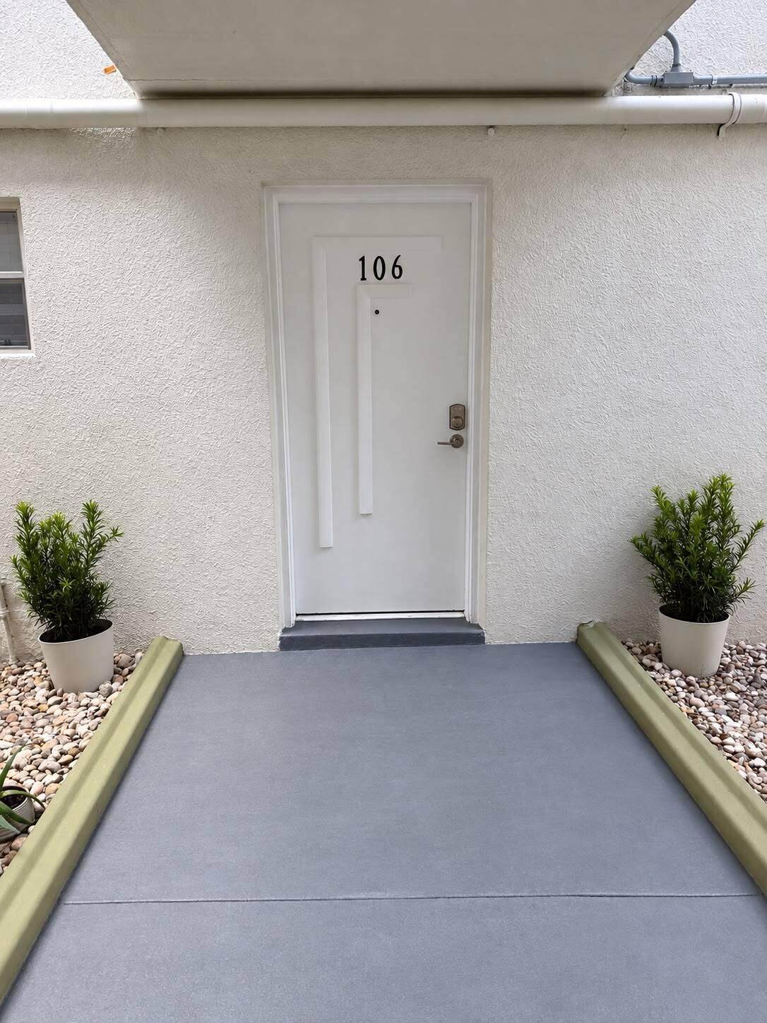 4255 University Drive - Photo 1