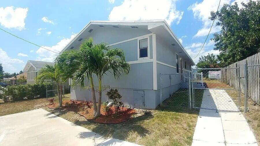1488 31st Street - Photo 1