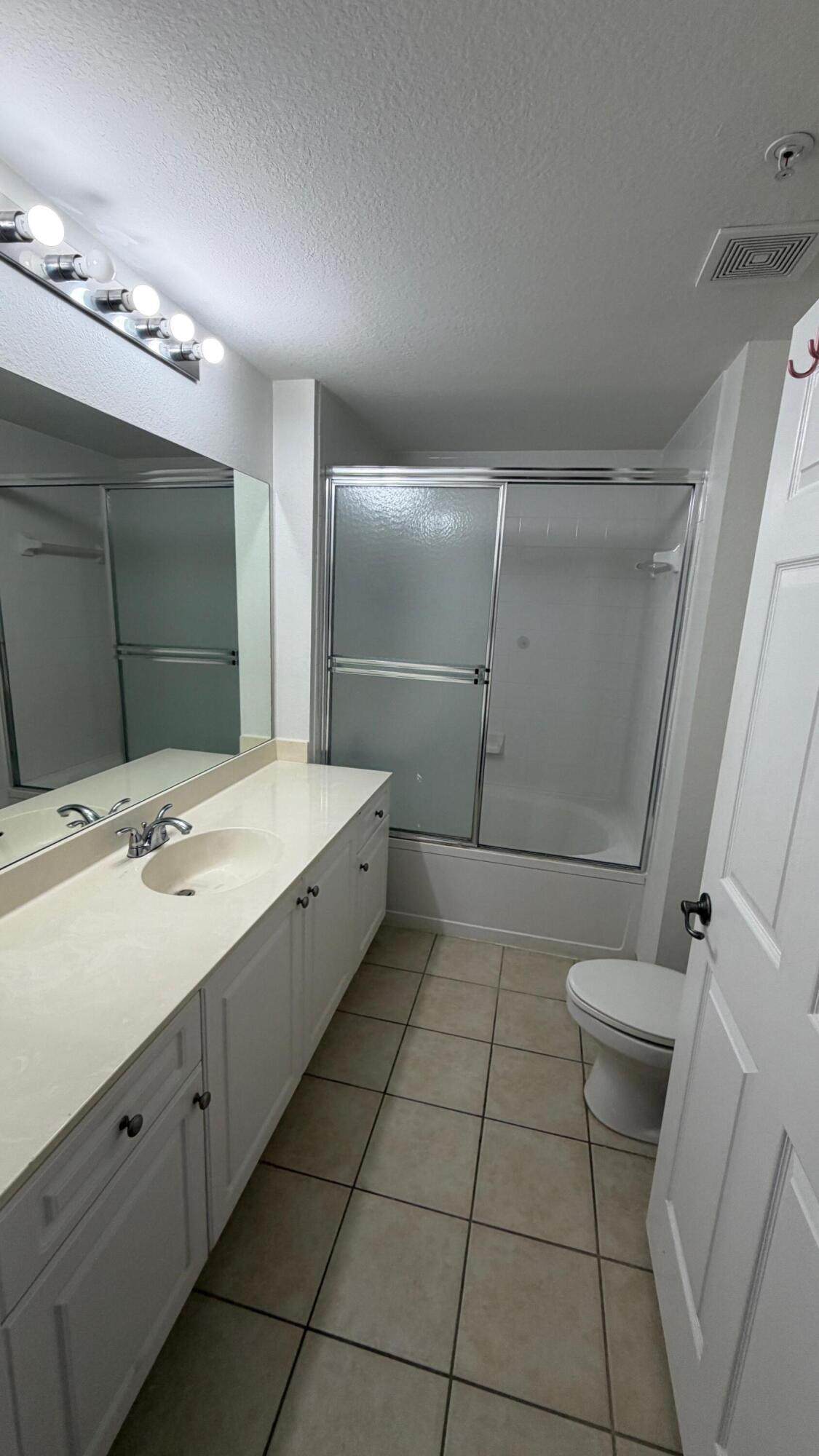 https://bt-photos.global.ssl.fastly.net/beaches/1280_boomver_1_B26079578-2.jpg