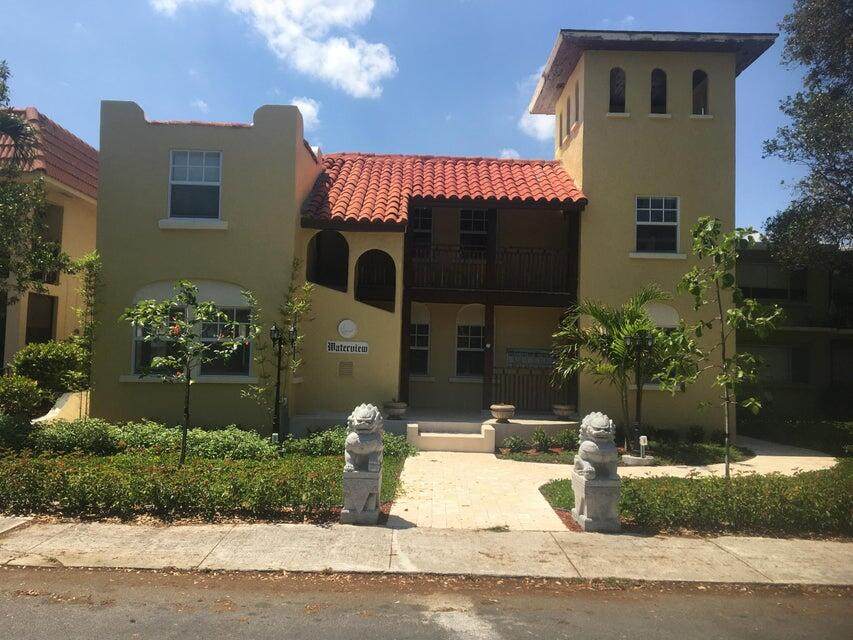 407 Lakeside Drive - Photo 1