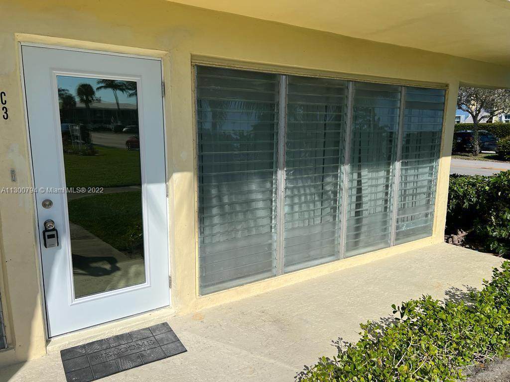https://bt-photos.global.ssl.fastly.net/beaches/orig_boomver_1_B26080832-2.jpg