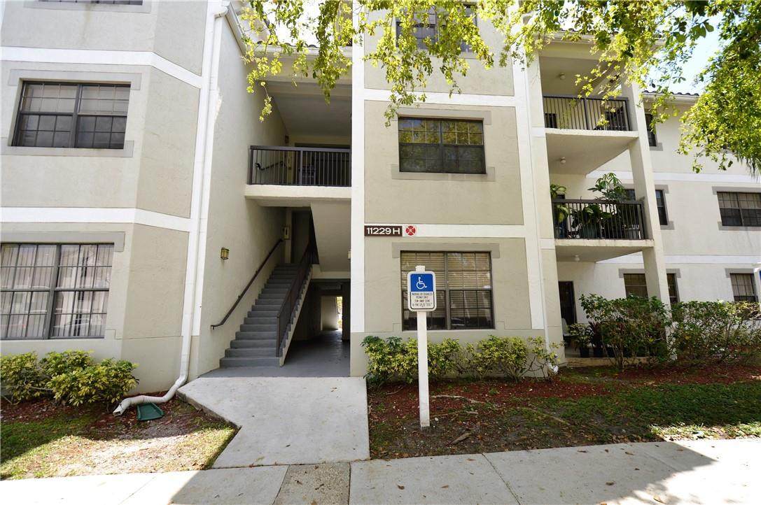 11229 Atlantic Boulevard - Photo 1