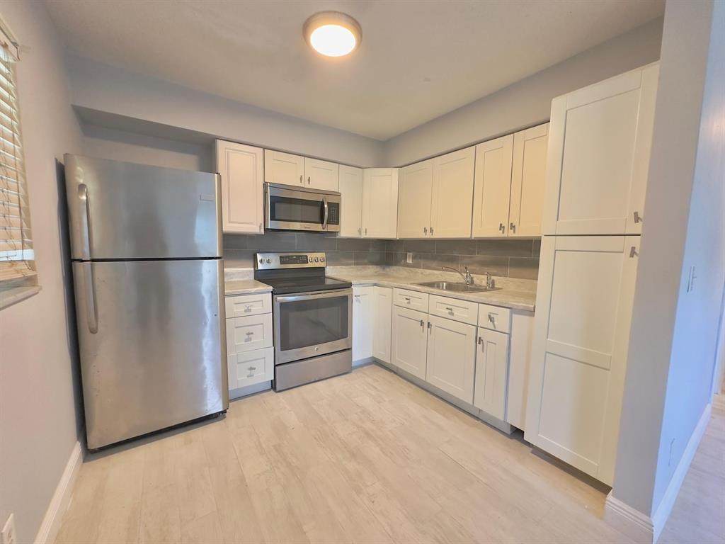 1650 52ND Avenue - Photo 1