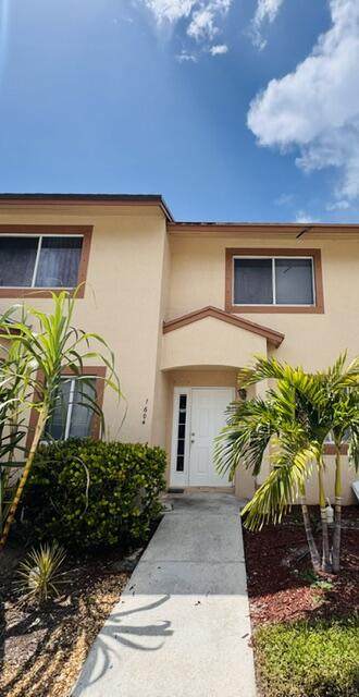 1604 Lakeview Drive - Photo 1
