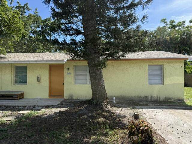 4935 Gulfstream Road - Photo 1