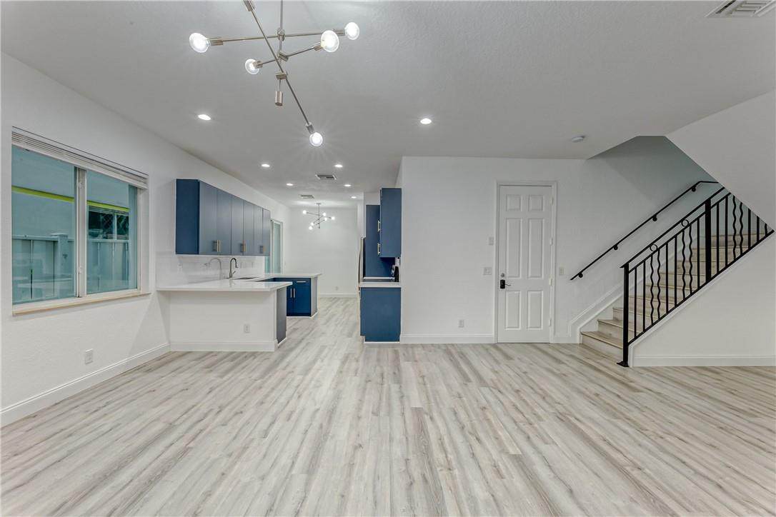 500 4th Avenue - Photo 1