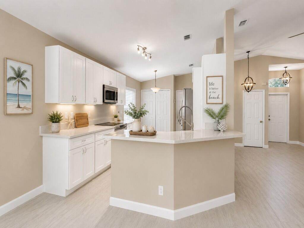 962 13TH Square - Photo 1