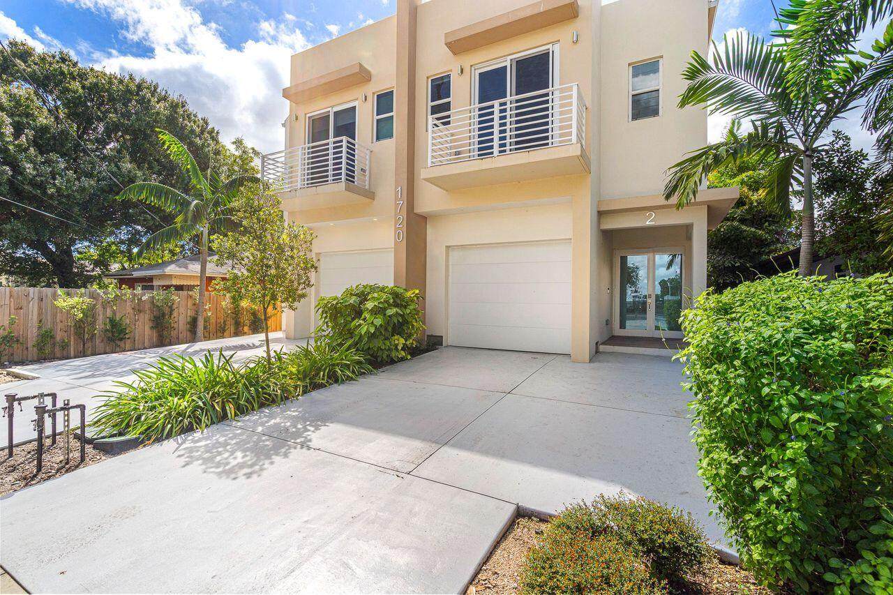 1720 20th Street - Photo 1