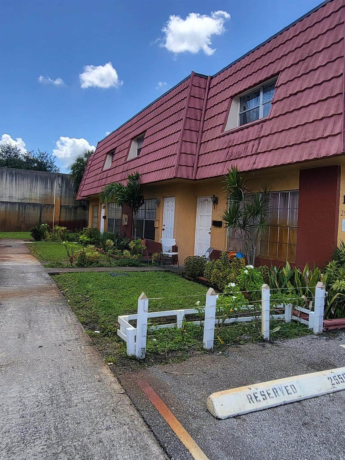 2554 52nd Ave - Photo 1