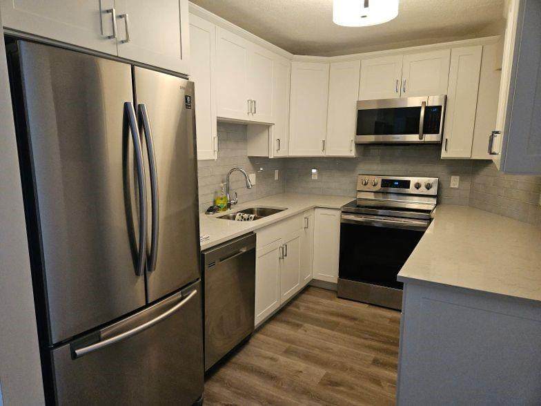 3220 Bayview Dr. - Photo 1