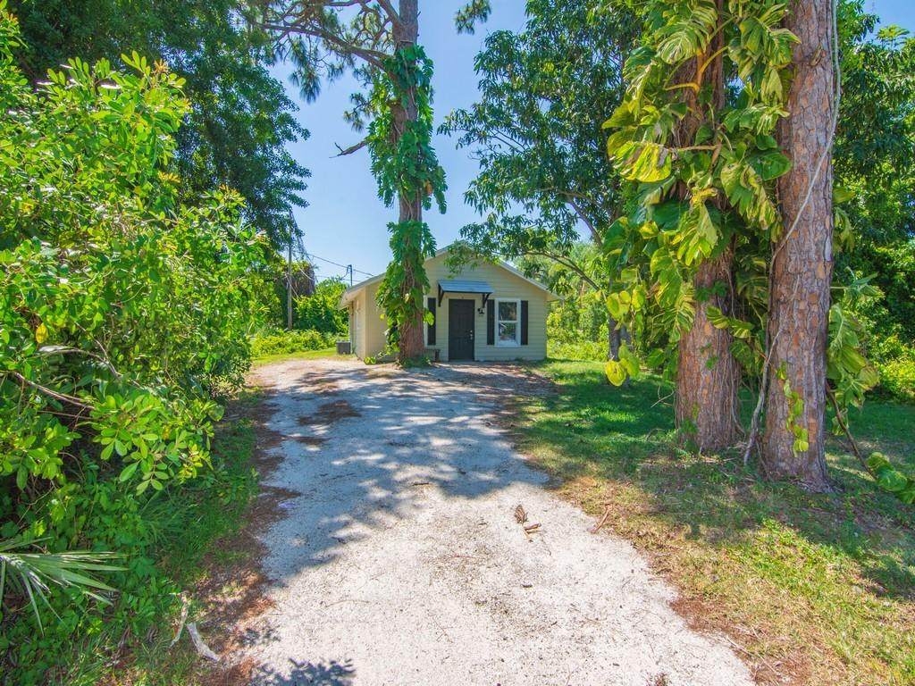 1325 17th Ct - Photo 1