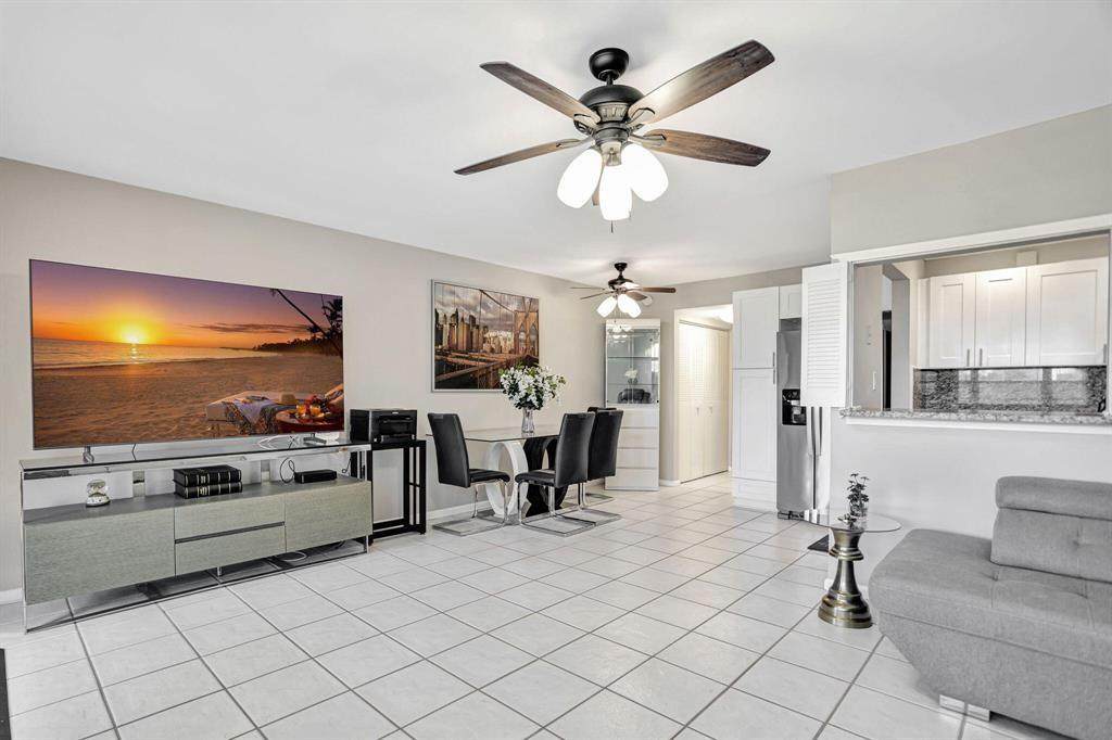 287 Farnham L - Photo 1