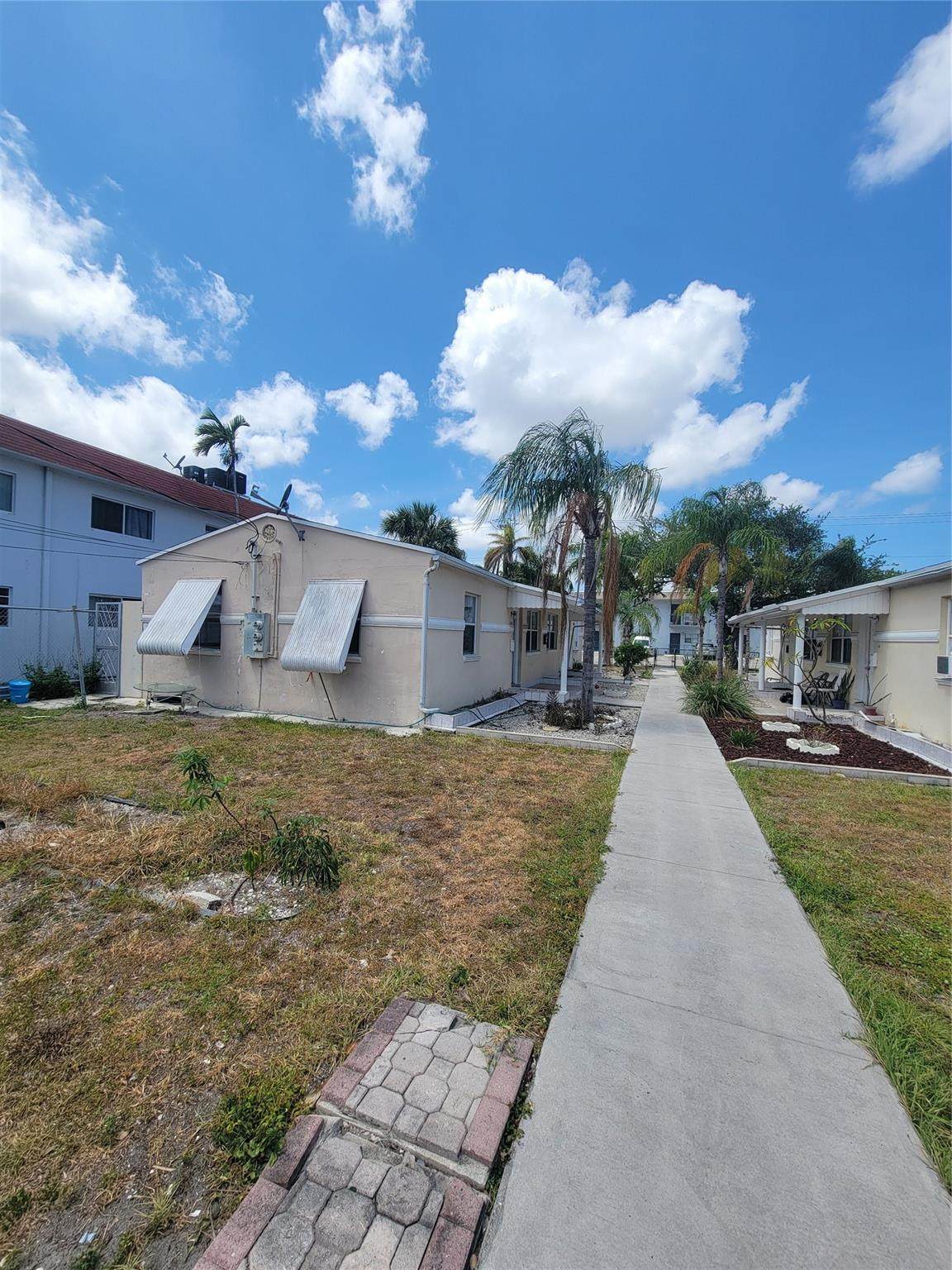 1824 Johnson St - Photo 1
