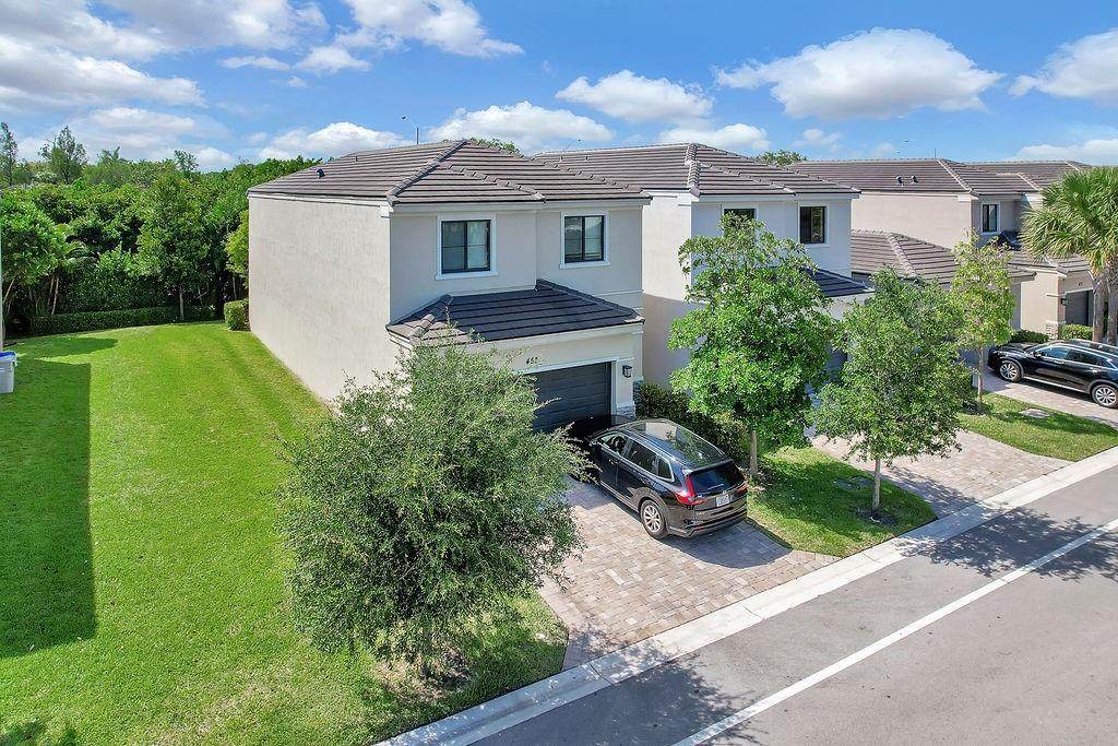 453 36th Ave - Photo 1