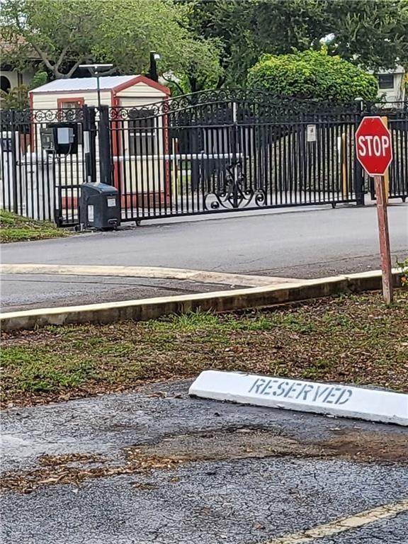 780 199th St - Photo 1