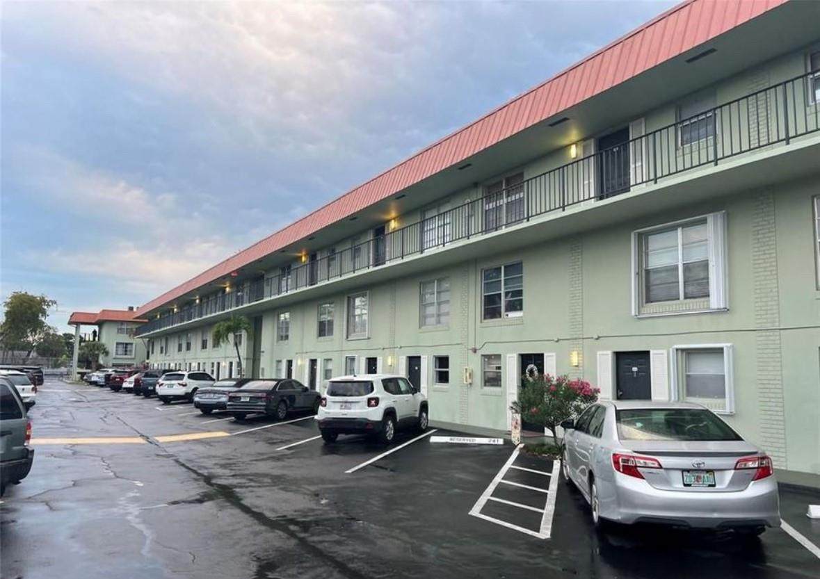 809 Oakland Park Blvd - Photo 1