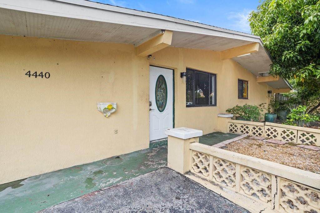 4440 37th St - Photo 1
