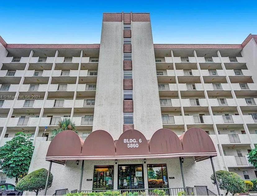 5860 44th St - Photo 1