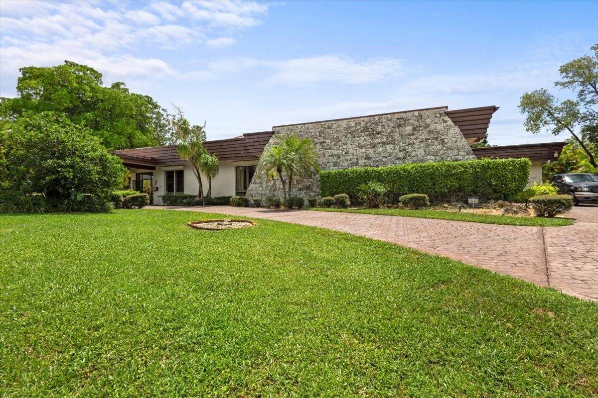 5304 Woodlands Blvd - Photo 1