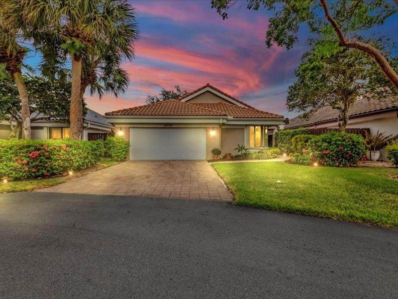 1878 93rd Ter - Photo 1