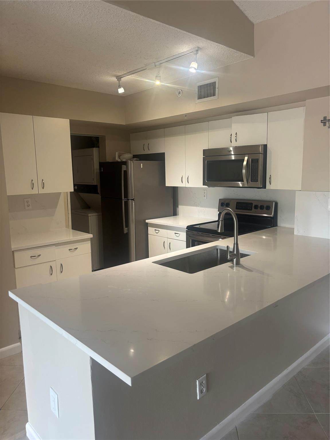 2640 University Dr - Photo 1