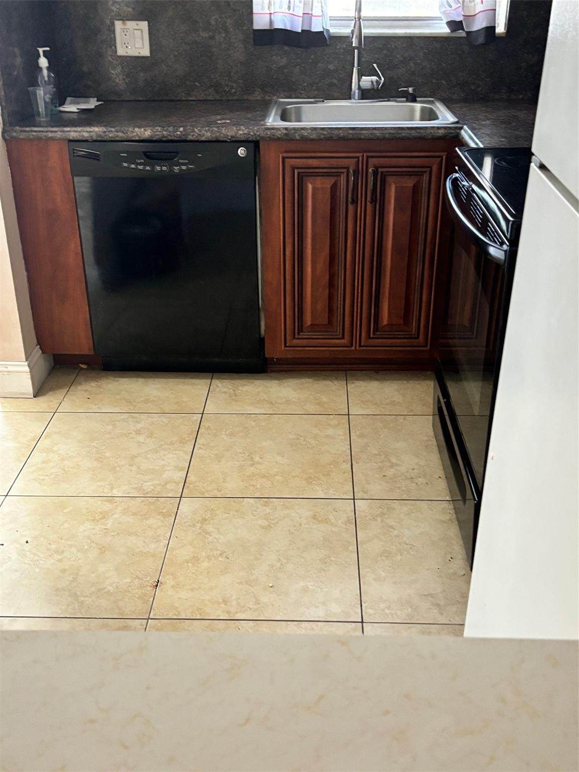 8200 Sunrise Lakes - Photo 1