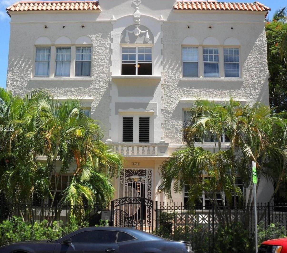 1611 Michigan Ave - Photo 1