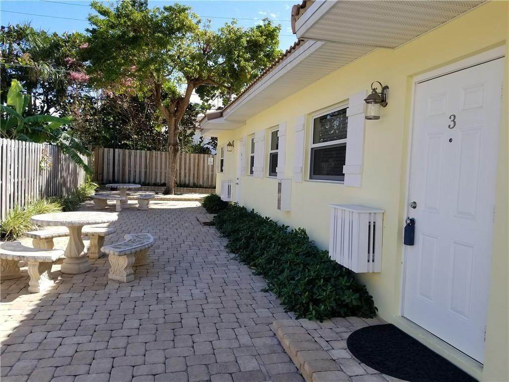 2920 Ocean Blvd - Photo 1