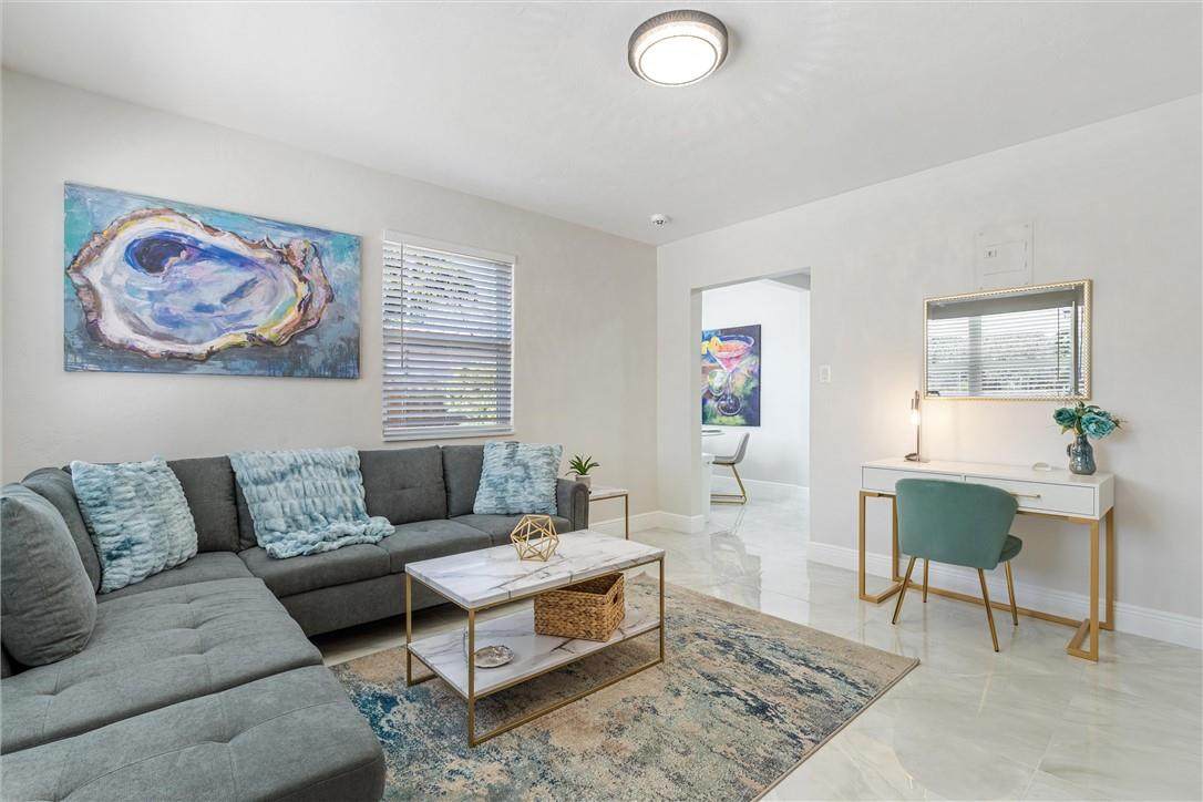 337 21st St - Photo 1