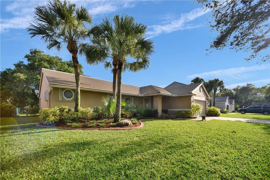 9226 44th Ct - Photo 1