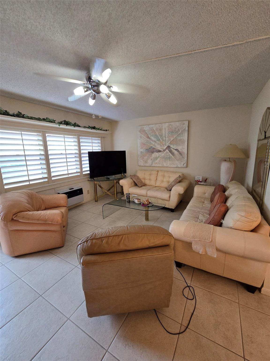 https://bt-photos.global.ssl.fastly.net/beaches/orig_boomver_1_F10527441-2.jpg