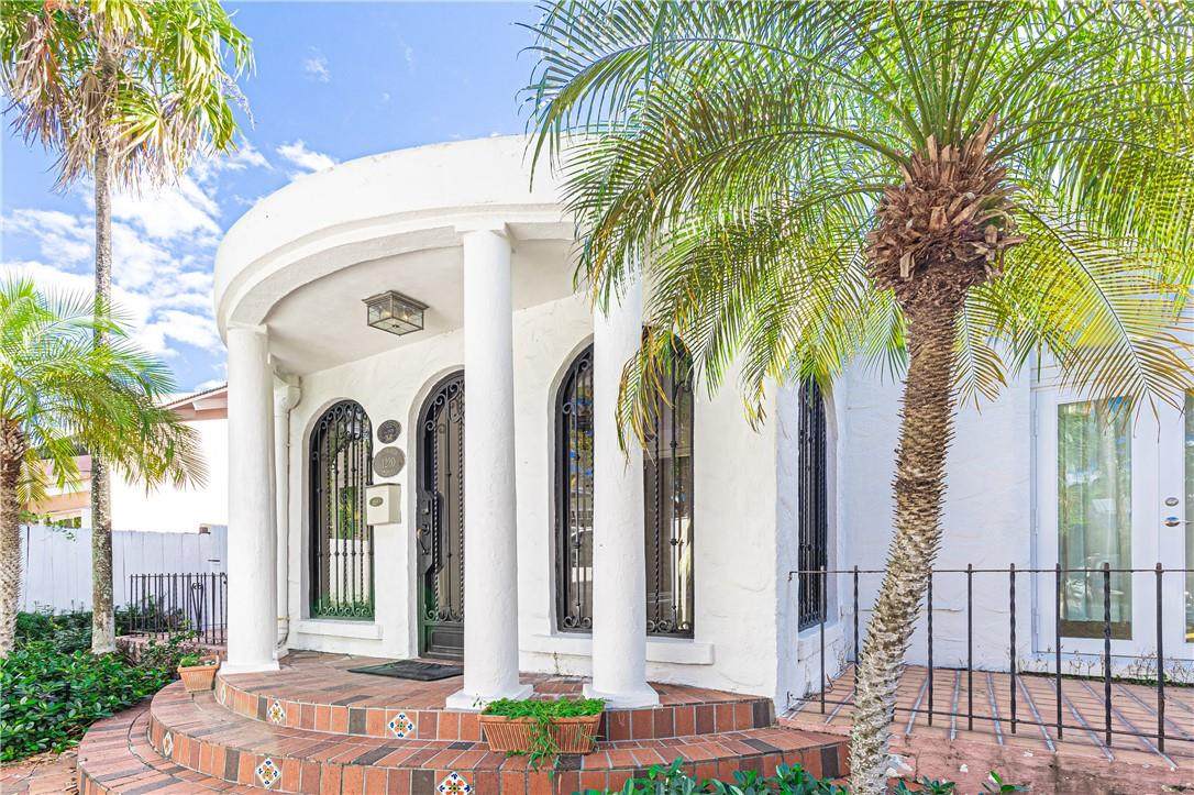 1220 2nd St - Photo 1