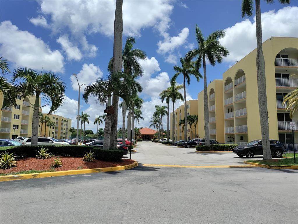 7000 186th St - Photo 1