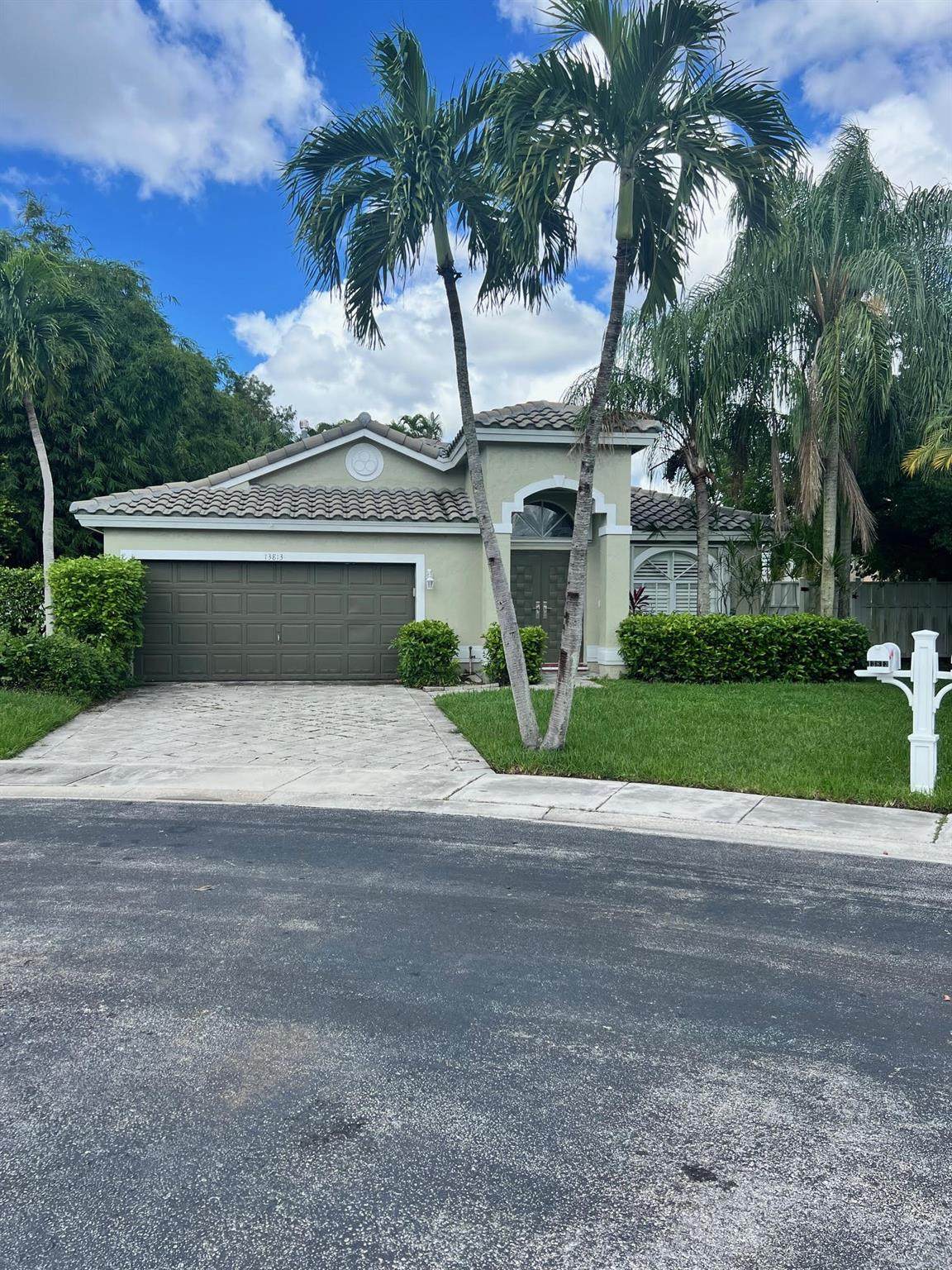 13813 22nd St - Photo 1