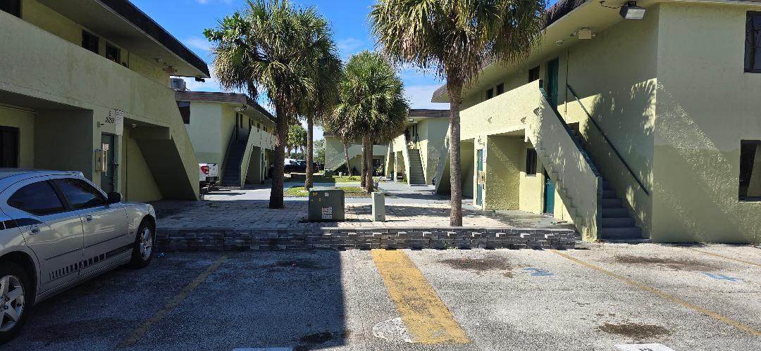 2252 183 ST - Photo 1