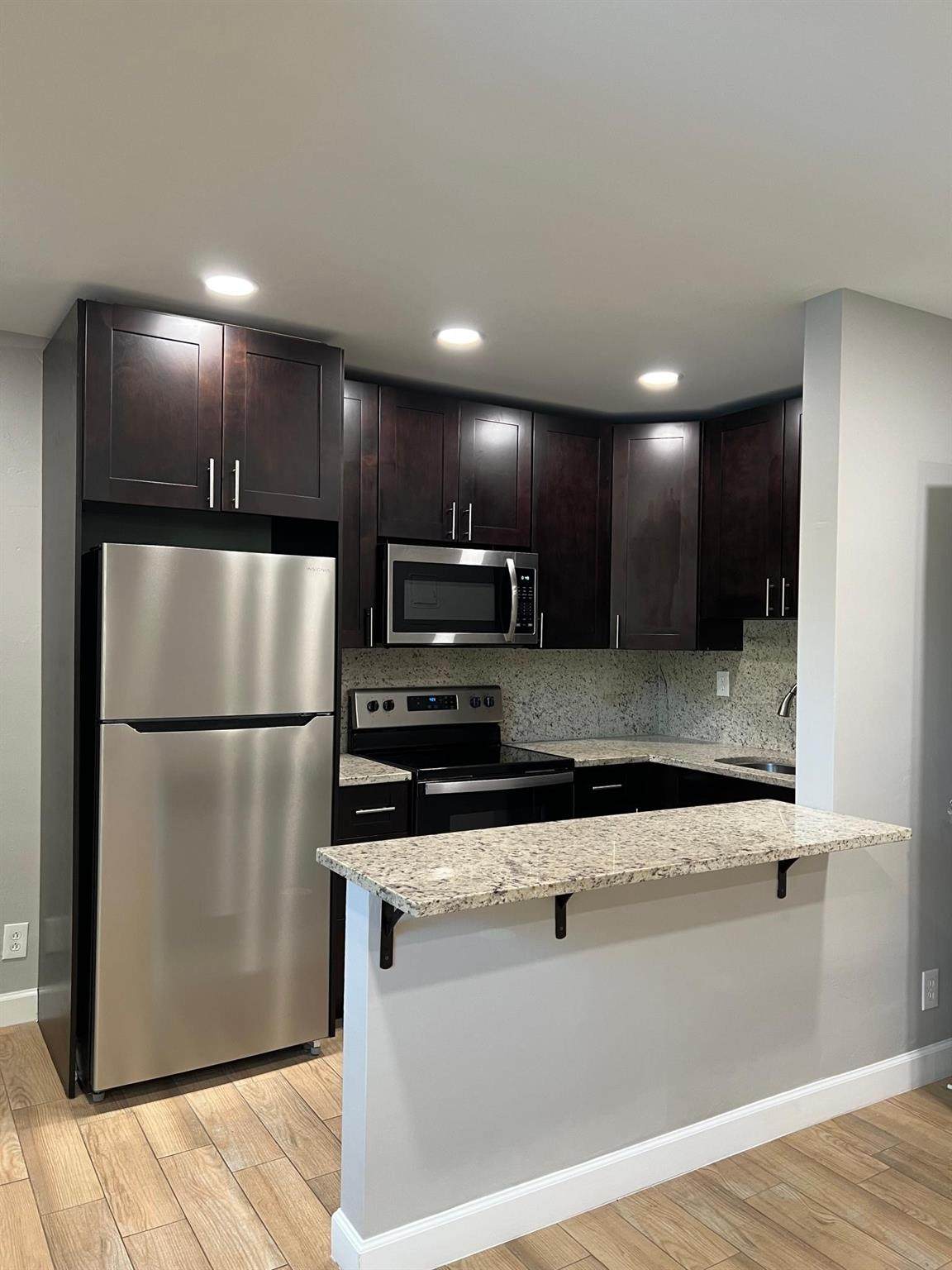 2016 17th Ct - Photo 1