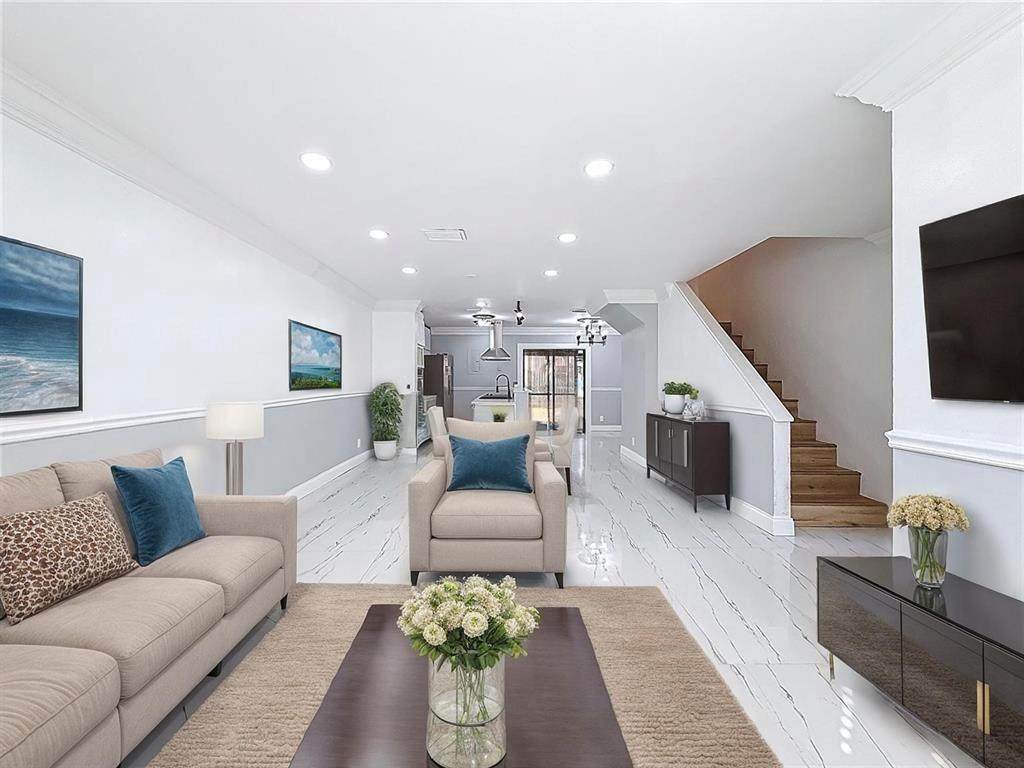 613 47th St - Photo 1