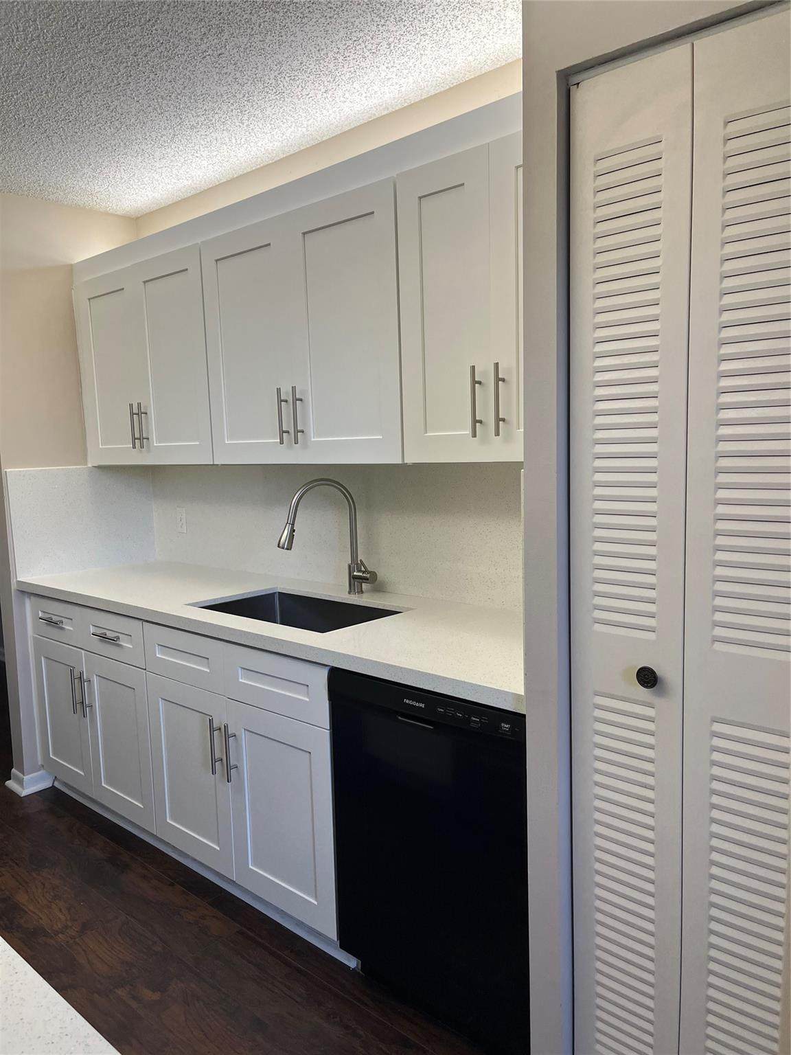 1100 128th - Photo 1