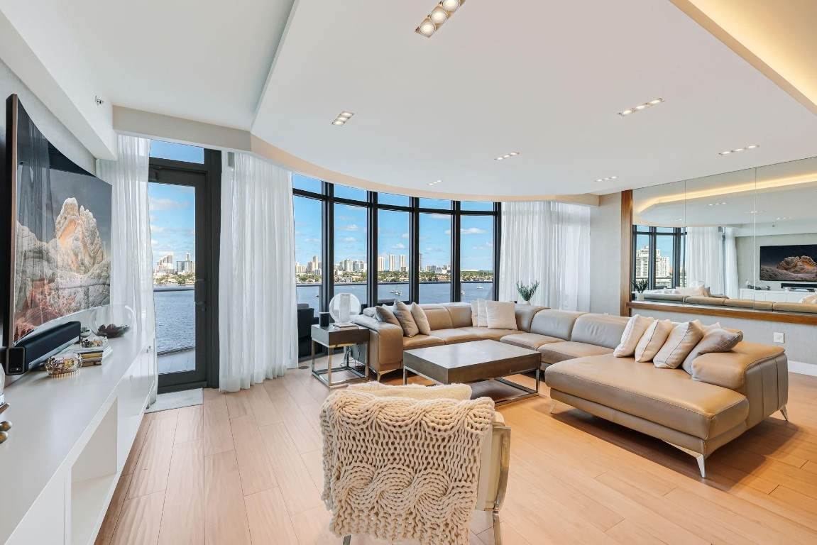 17301 Biscayne - Photo 1