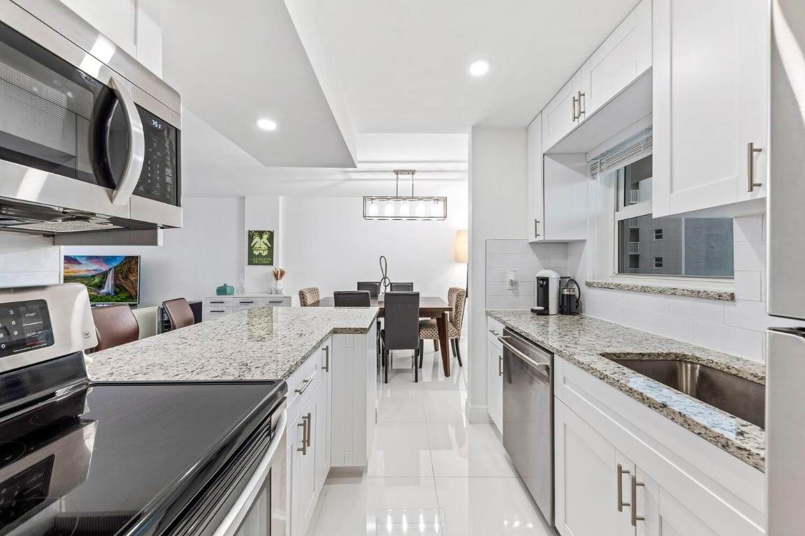 801 Federal Highway - Photo 1